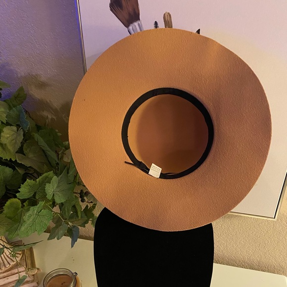 Beige beach hat - Picture 4 of 5